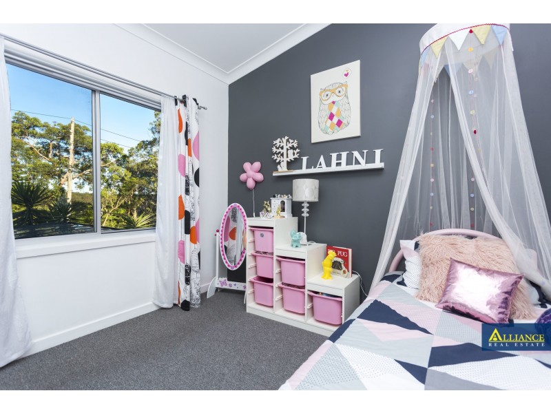 910 Henry Lawson Drive, Picnic Point NSW 2213