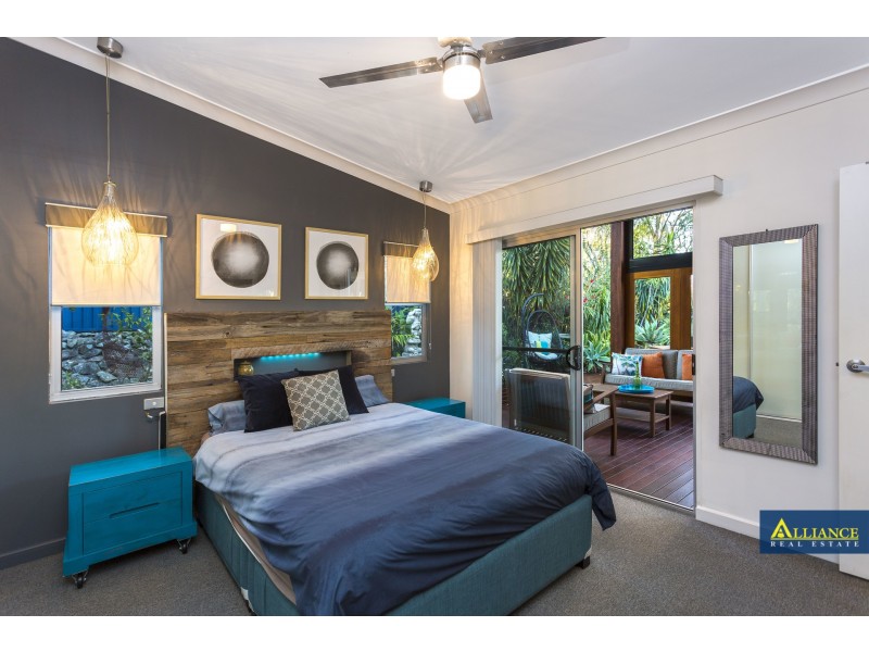 910 Henry Lawson Drive, Picnic Point NSW 2213