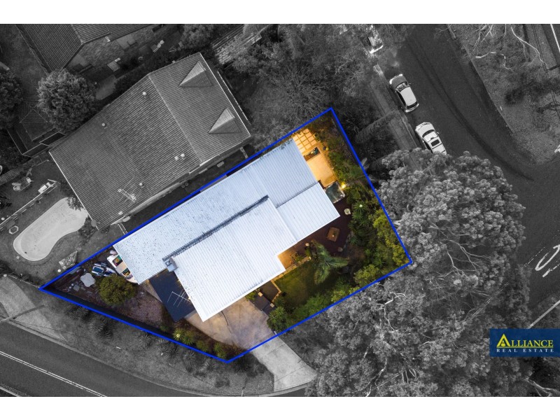 910 Henry Lawson Drive, Picnic Point NSW 2213