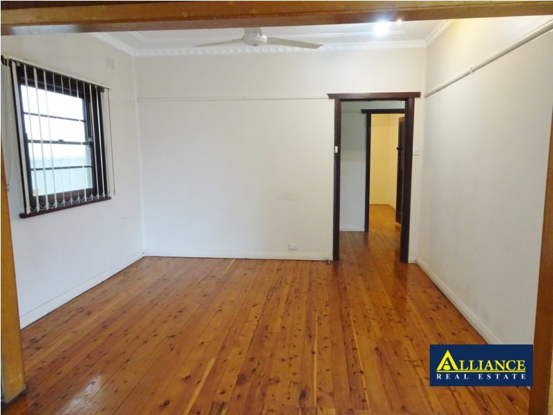 3 Maclaurin Avenue, East Hills NSW 2213