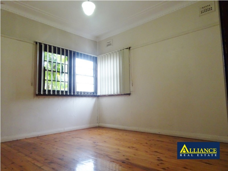 3 Maclaurin Avenue, East Hills NSW 2213