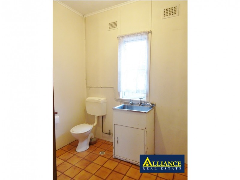 3 Maclaurin Avenue, East Hills NSW 2213