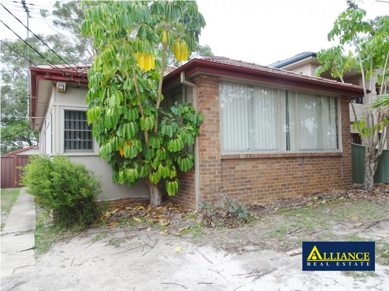 3 Maclaurin Avenue, East Hills NSW 2213