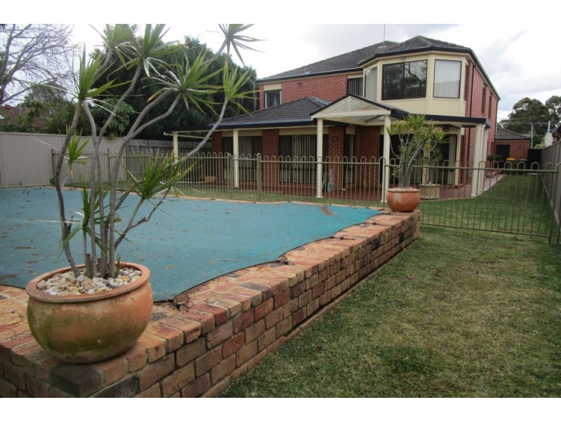 4 Stretham Avenue, Picnic Point NSW 2213