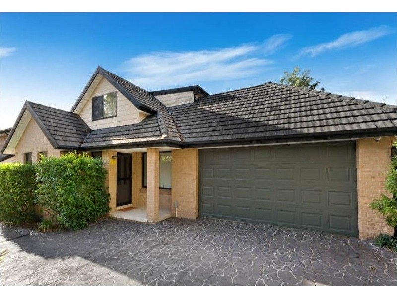 2/857 Henry Lawson Drive, Picnic Point NSW 2213