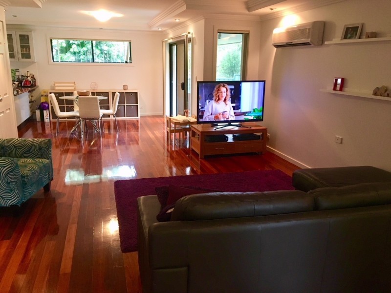 2/857 Henry Lawson Drive, Picnic Point NSW 2213