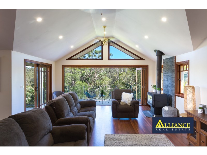 61 Burbank Avenue, Picnic Point NSW 2213