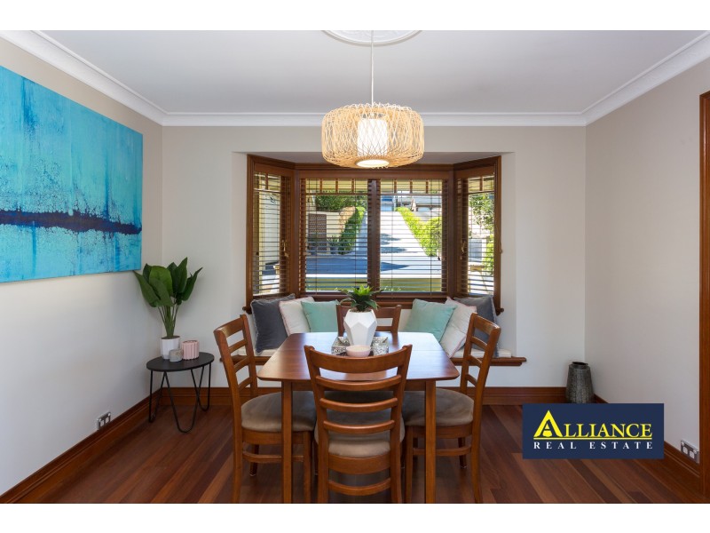 61 Burbank Avenue, Picnic Point NSW 2213