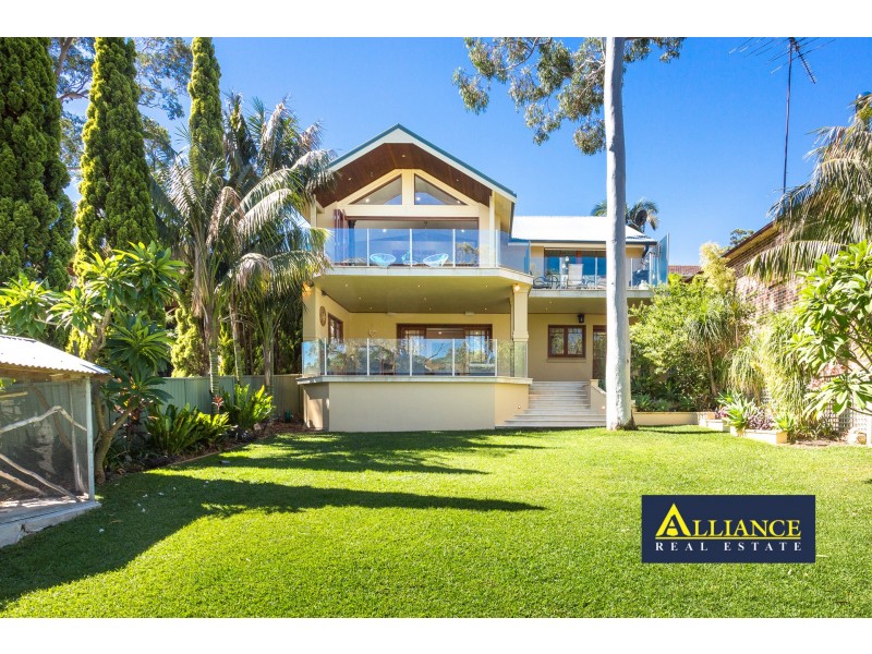61 Burbank Avenue, Picnic Point NSW 2213
