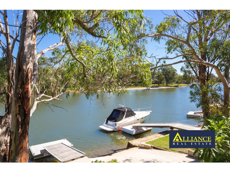 61 Burbank Avenue, Picnic Point NSW 2213