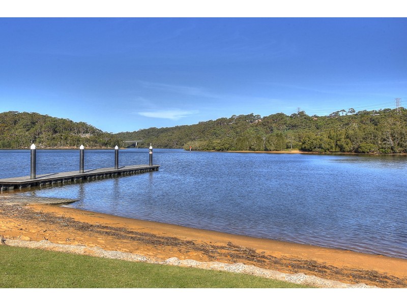 61 Burbank Avenue, Picnic Point NSW 2213