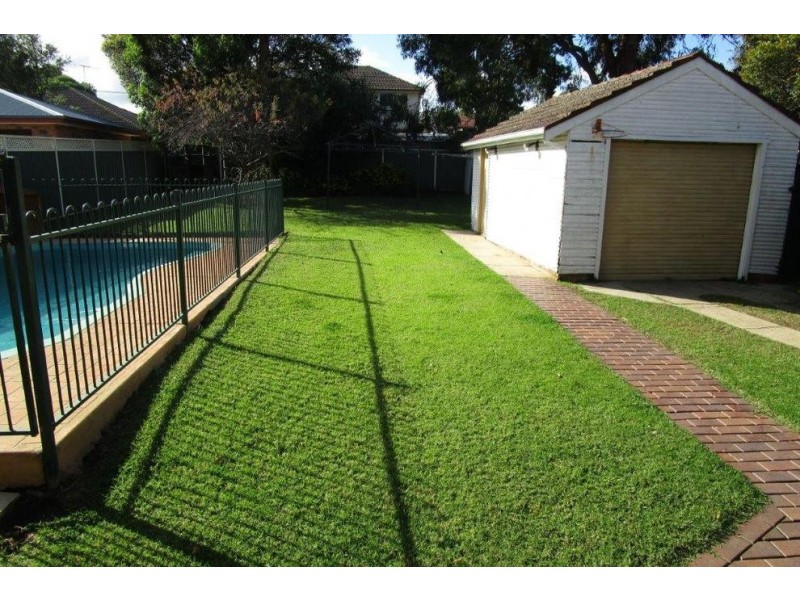 14 Harford Avenue, East Hills NSW 2213