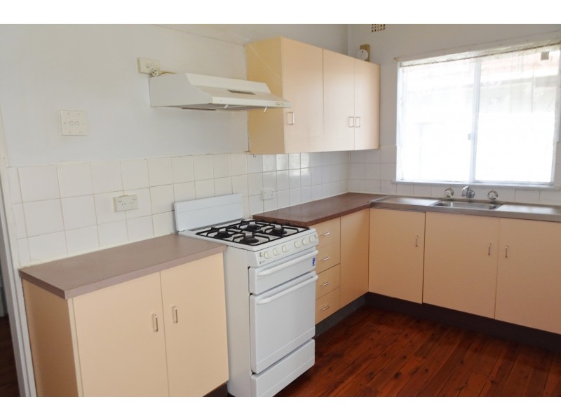 28 Clifford Street, Panania NSW 2213