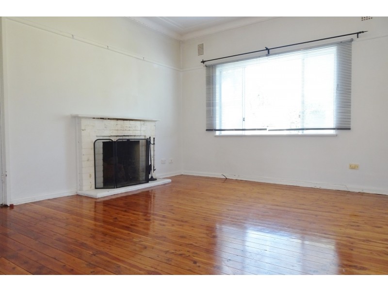 28 Clifford Street, Panania NSW 2213