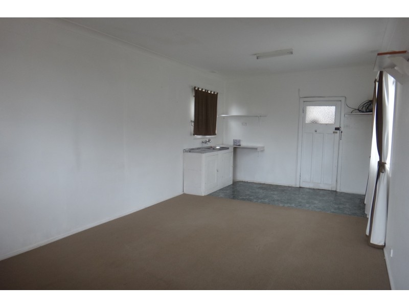 784 Henry Lawson Drive, Picnic Point NSW 2213