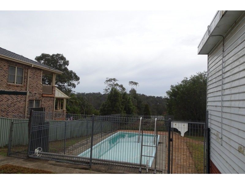 784 Henry Lawson Drive, Picnic Point NSW 2213