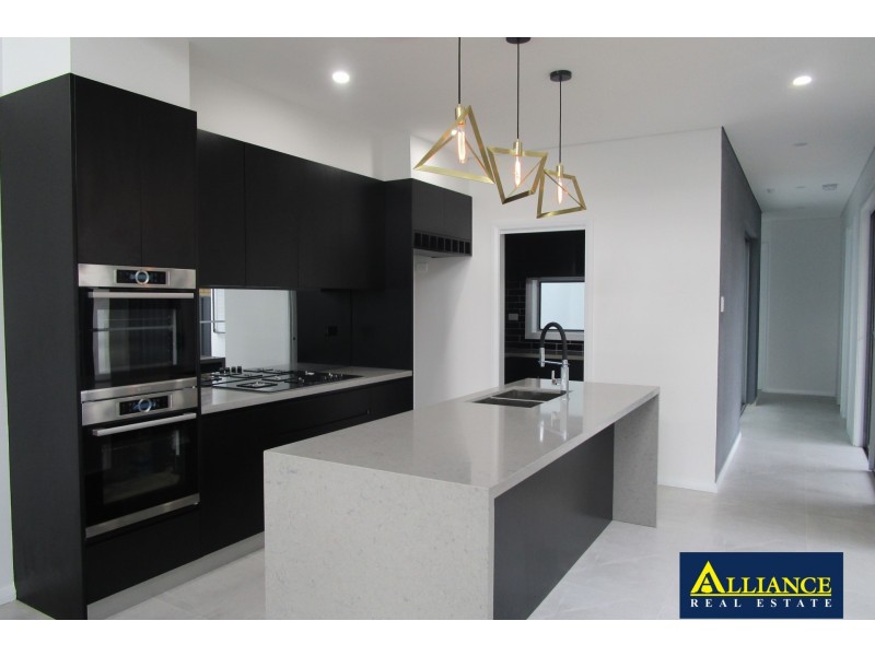 10 Duke Street, East Hills NSW 2213