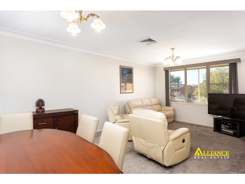 17 Sylvan Grove, Picnic Point NSW 2213