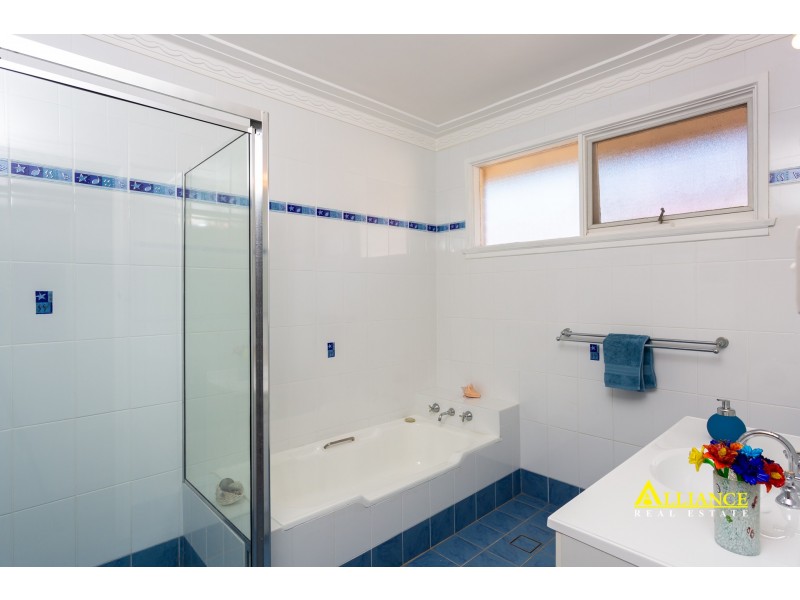 17 Sylvan Grove, Picnic Point NSW 2213