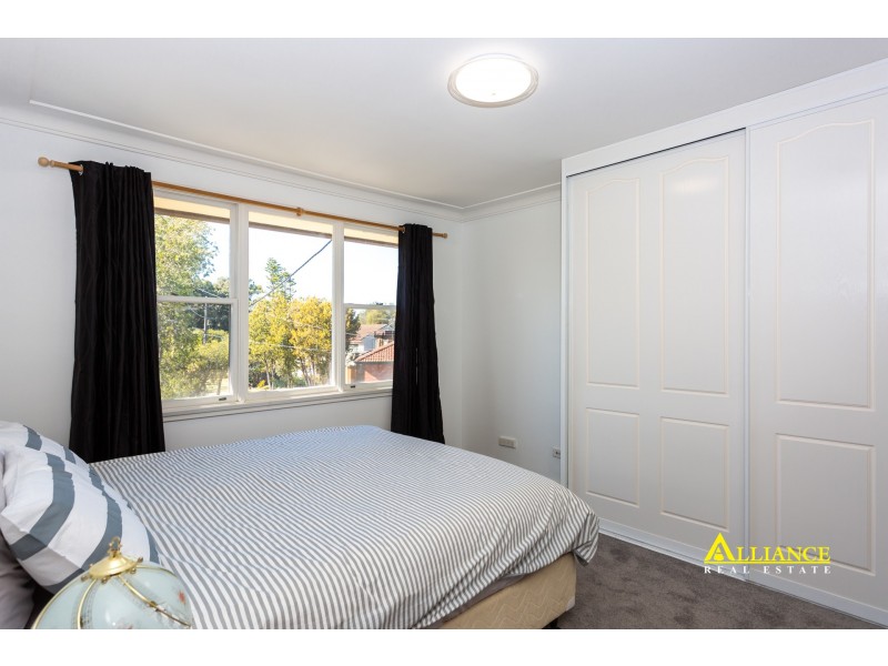 17 Sylvan Grove, Picnic Point NSW 2213