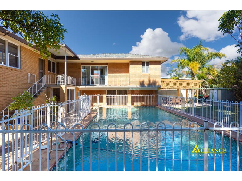 17 Sylvan Grove, Picnic Point NSW 2213