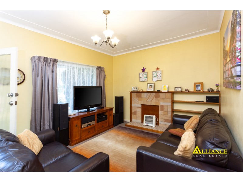 24 Park Road, East Hills NSW 2213