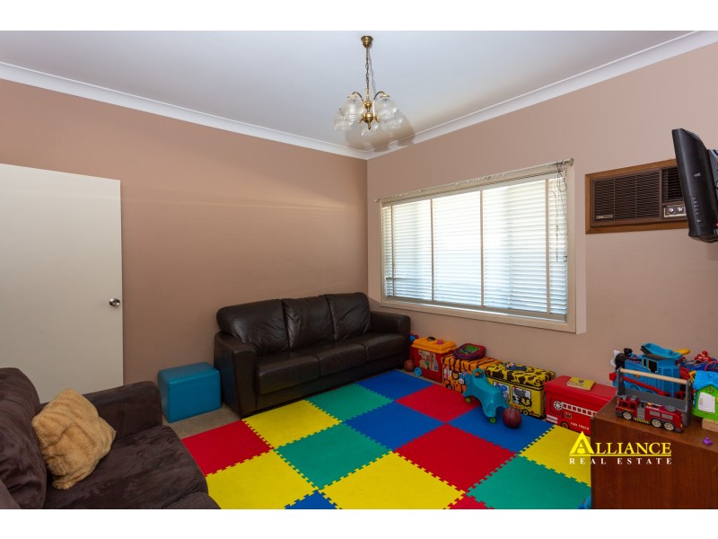 24 Park Road, East Hills NSW 2213