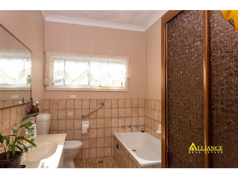 24 Park Road, East Hills NSW 2213