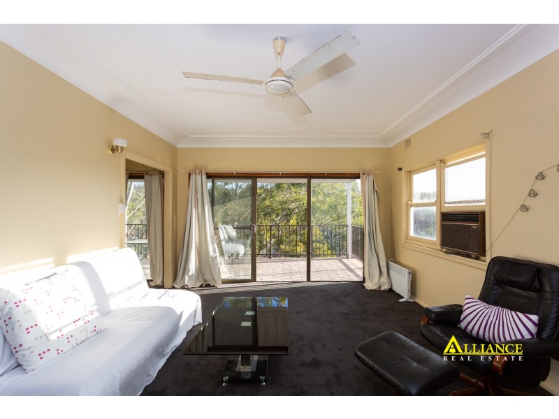 14 Carinya Road, Picnic Point NSW 2213