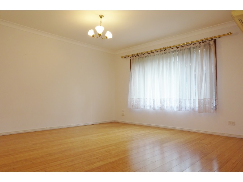 6/213 Old Kent Road, Greenacre NSW 2190