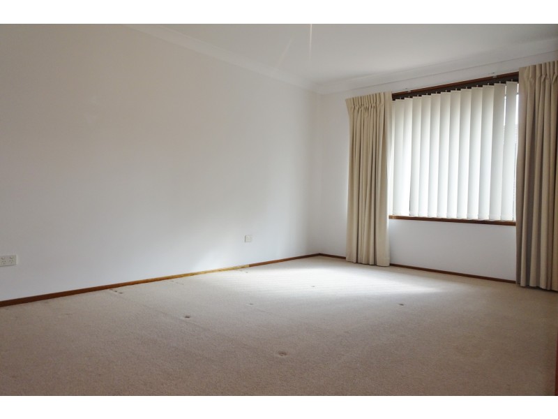 6/213 Old Kent Road, Greenacre NSW 2190