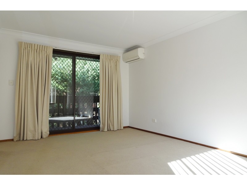 6/213 Old Kent Road, Greenacre NSW 2190