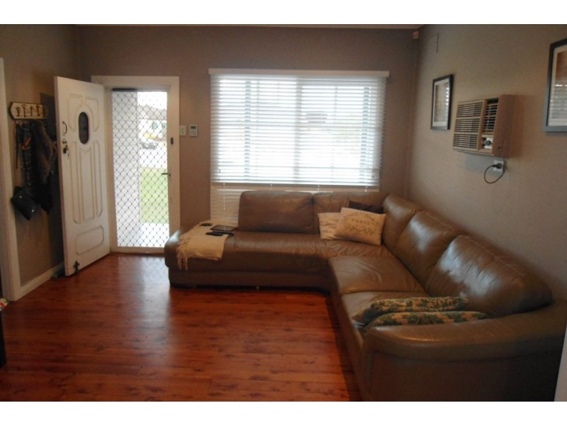 54 Endeavour Road, Georges Hall NSW 2198