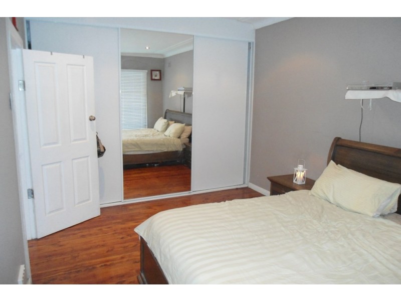 54 Endeavour Road, Georges Hall NSW 2198