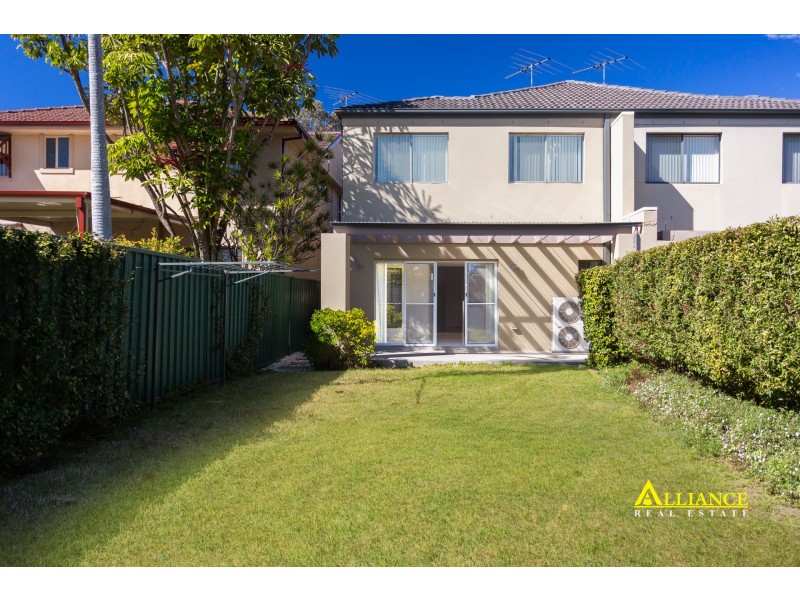 8 Eileen Street, Picnic Point NSW 2213