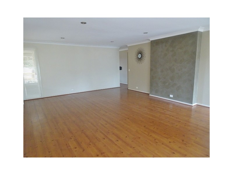 13 Glasgow Street, St Andrews NSW 2566