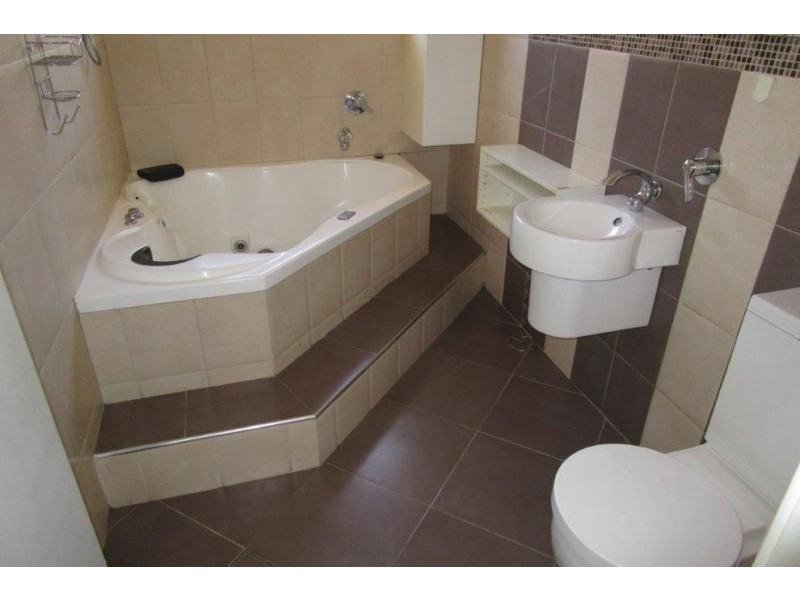 21 Lucas Road, East Hills NSW 2213