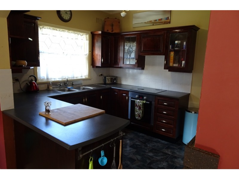 81 Thomas Street, Picnic Point NSW 2213