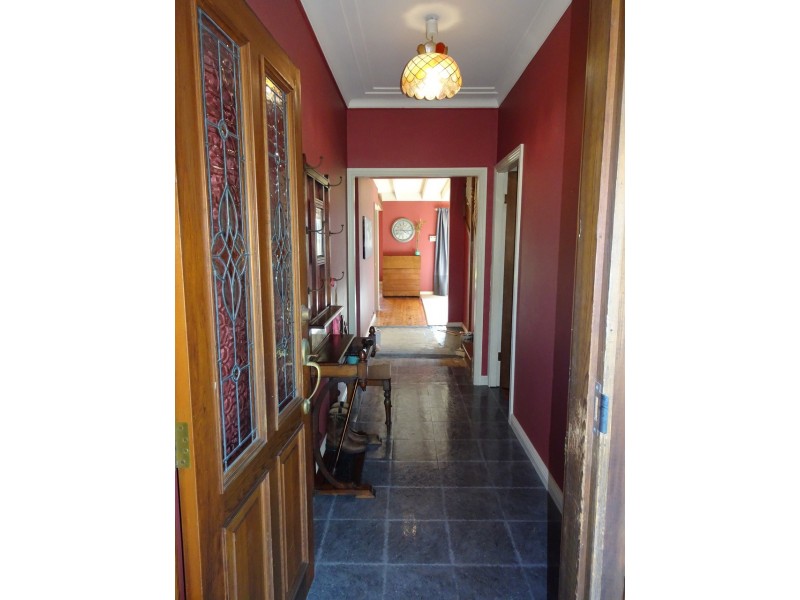 81 Thomas Street, Picnic Point NSW 2213