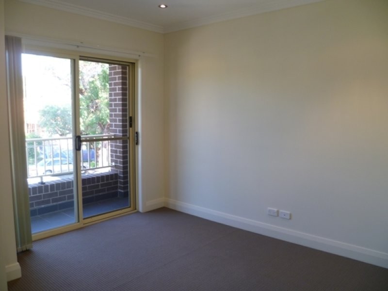 88 Victor Avenue, Picnic Point NSW 2213