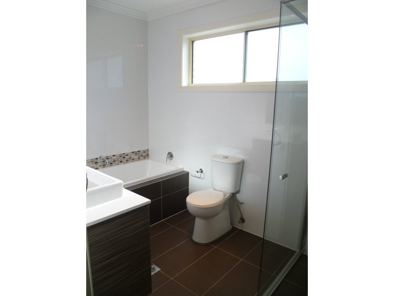 88 Victor Avenue, Picnic Point NSW 2213