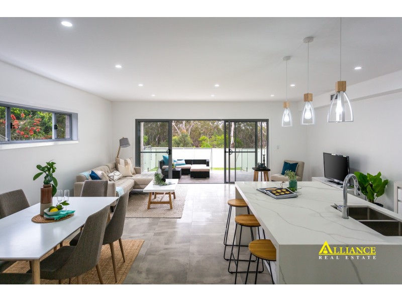 43 Parkview Avenue, Picnic Point NSW 2213