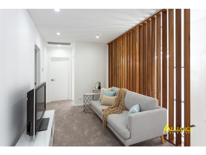 43 Parkview Avenue, Picnic Point NSW 2213
