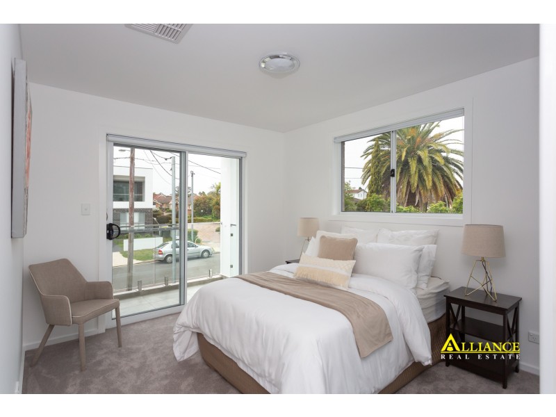 43 Parkview Avenue, Picnic Point NSW 2213