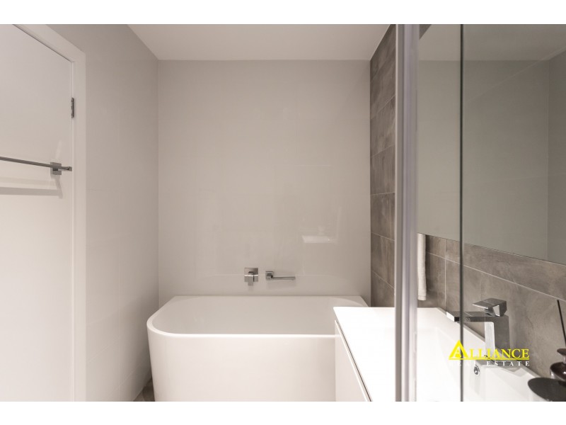 43 Parkview Avenue, Picnic Point NSW 2213