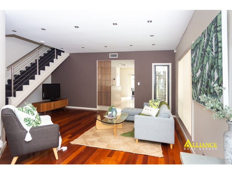 8 Eileen Street, Picnic Point NSW 2213
