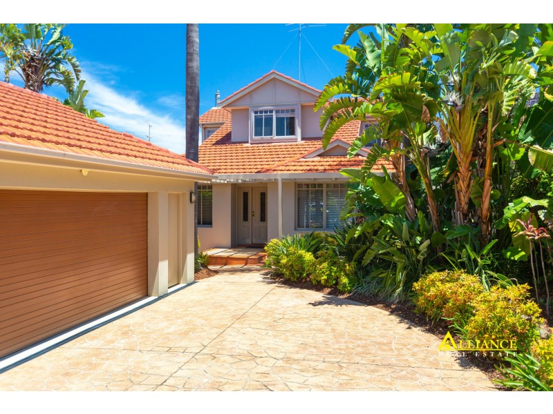 81 Burbank Avenue, Picnic Point NSW 2213