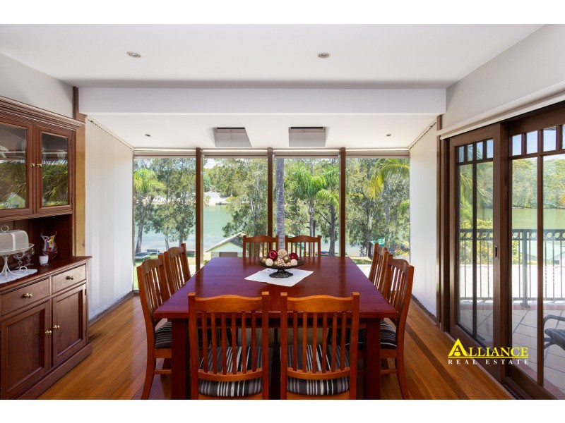 81 Burbank Avenue, Picnic Point NSW 2213