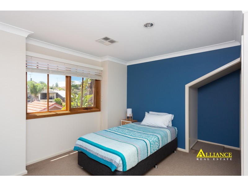 81 Burbank Avenue, Picnic Point NSW 2213