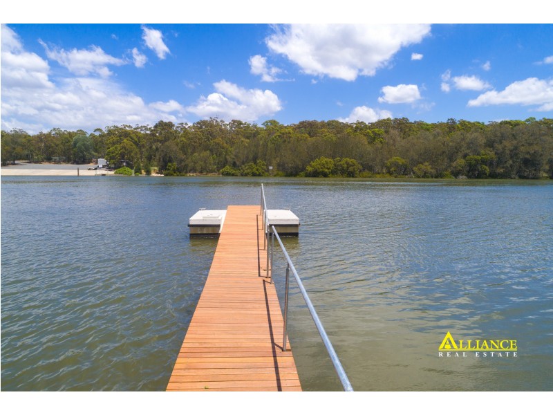 81 Burbank Avenue, Picnic Point NSW 2213